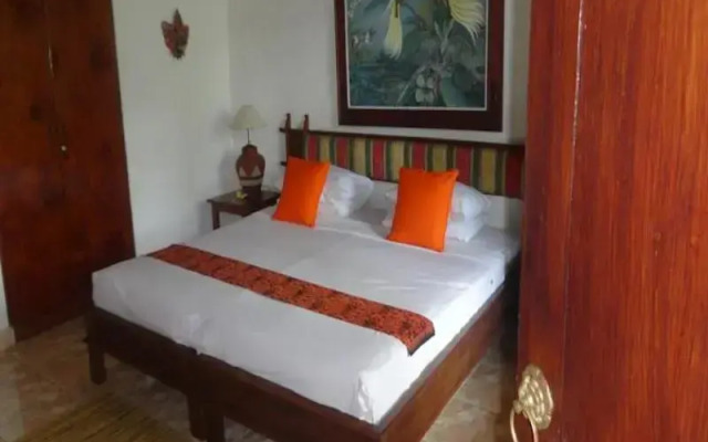 Anom Cottages