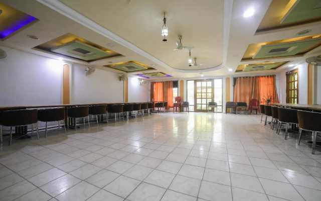 OYO 62328 Jayshrea Recreation Club