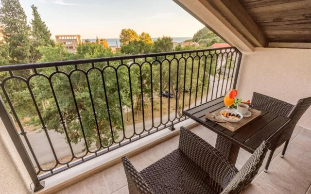Luxury Apartments Queen