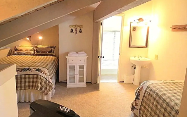 142 Premium Condo