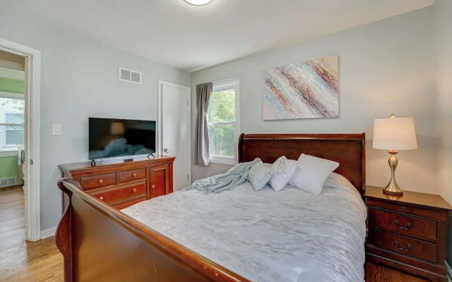 Pet-friendly Southfield House w/ Ping-pong Table!
