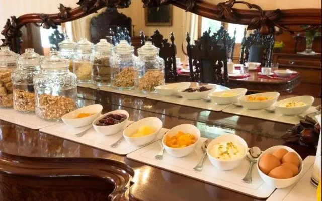 Sussex House Bed & Breakfast