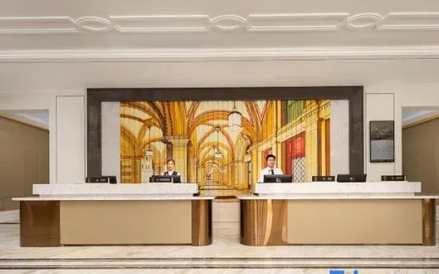 Vienna International Hotel (Luohe Exhibition Center Songjiang Food Street Branch)