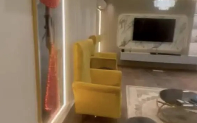 Serviced apartment