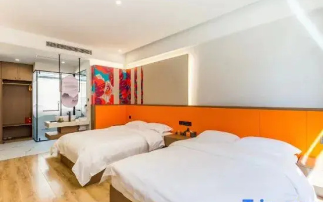 Changdao Heyu Light Luxury Hotel