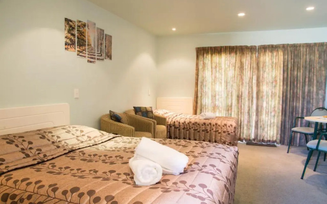 Alpine Lodge Motel