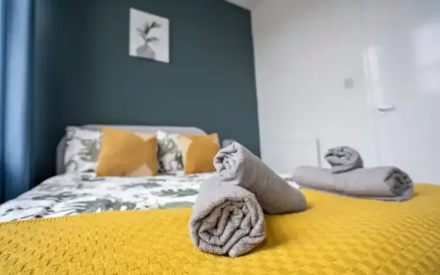 2 Bed-town Centre-free Parking