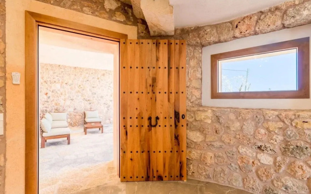 Villa in Spain With Private Pool & Beaches Nearby