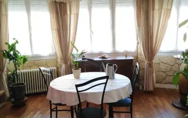Chambre meublée au cœur de ville - chez l'habitant