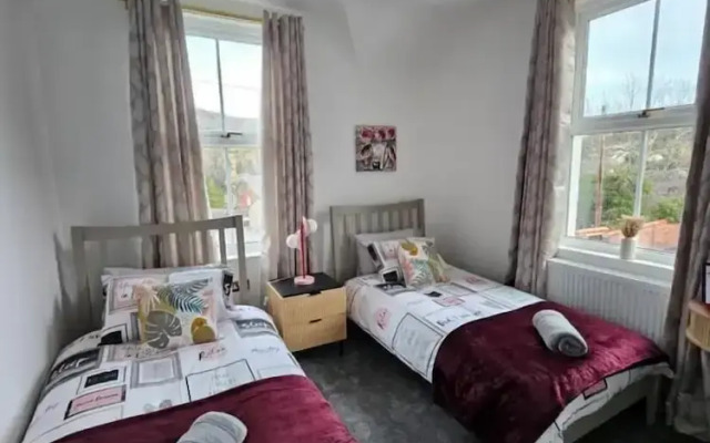 Llangollen Retreat With Stunning Views of the Castle