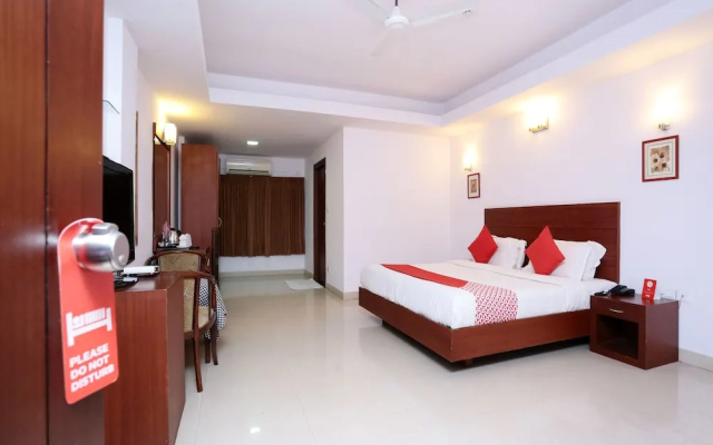 Oyo 15992 Central Hotel
