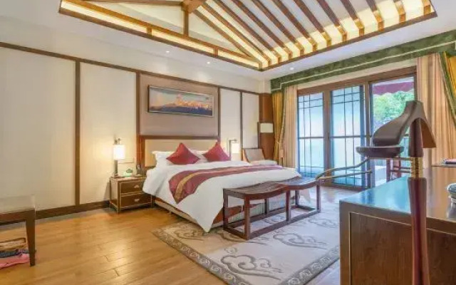 Gongga cliff Hot Spring Hotel