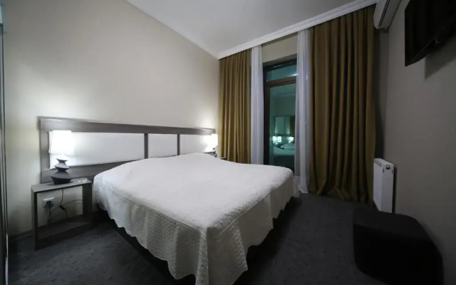 Discovery Hotel