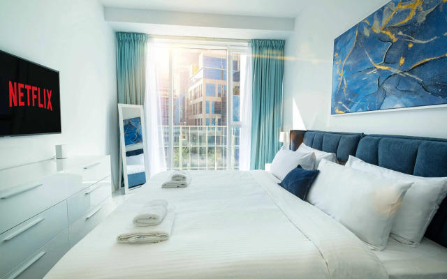 lux the pad executive suite burj khalifa view