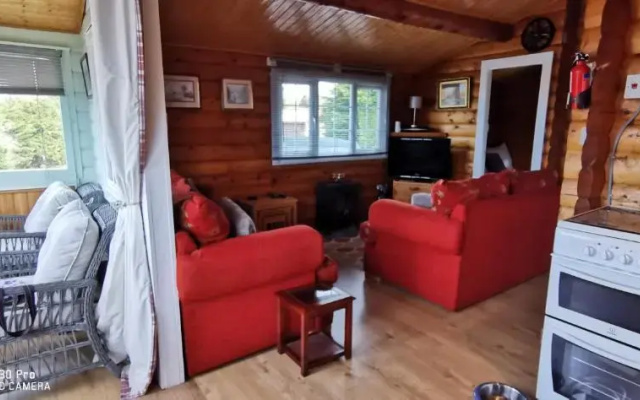 Log Cabin - Free Parking, Garden & pet Friendly