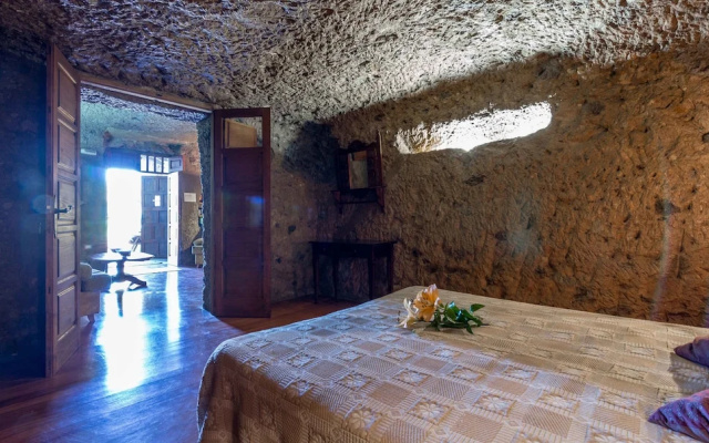 Casa Cueva Las Margaritas