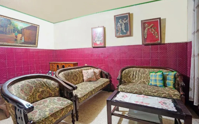 Spot On 91859 Kost Budhe Syariah