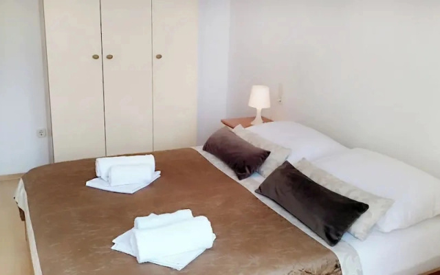 Cozy Seafront Flat on the Island of Rab