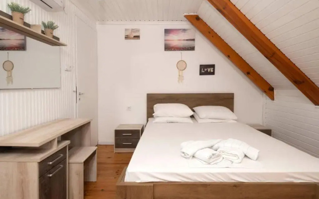 Giorgos House Attic