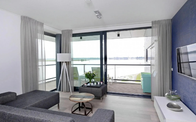 Contemporary Apartment in Kamperland Near Lake
