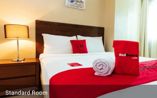 RedDoorz near Osmena Highway