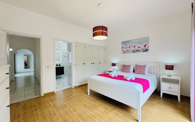 Vilamoura Summer Villa 2 by Homing