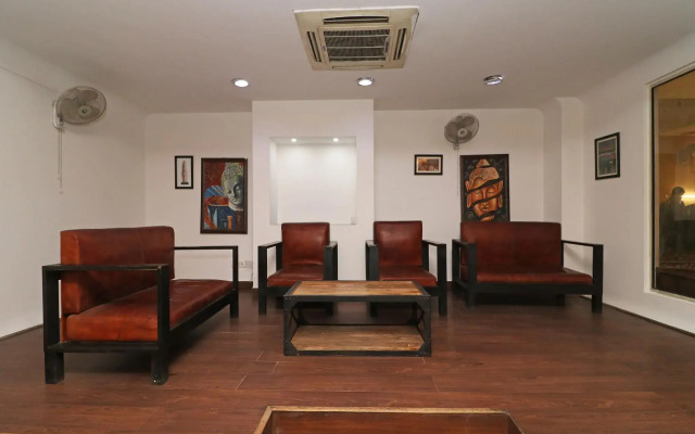 FabHotel Pine Tree