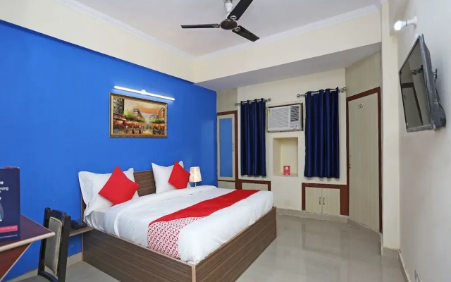 OYO 13278 Hotel Mohan Regency