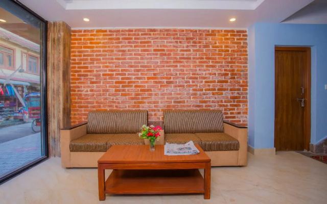 OYO 273 Hotel Rara Palace