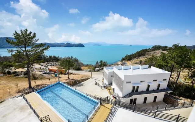Yeosu Yegreena Spa Pension