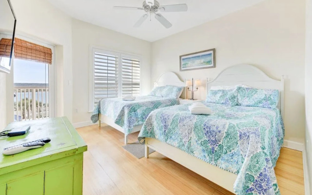 Bella Mar 202 by Distinctive Beach Rentals