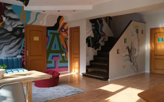 Wanderlust  Riverside hostel (Вандерласт Риверсайд хостел)