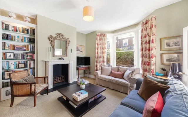 Green Retreat On Askew Crescent