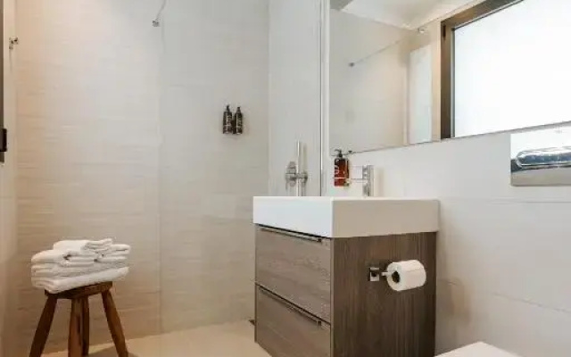 Dock 1 Suites