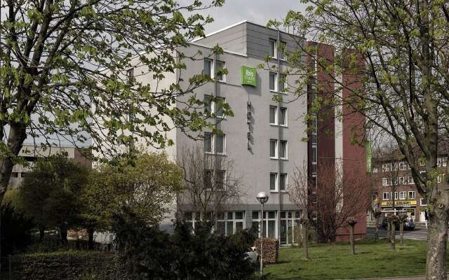 Отель ibis Styles Gelsenkirchen Германия, Гельзенкирхен - отзывы, цены и фото номеров - забронировать отель ibis Styles Gelsenkirchen онлайн вид на фасад