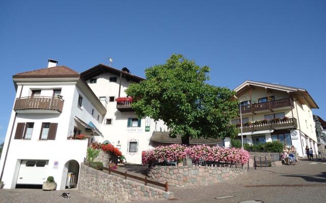 Отель Gasthof zum Roessl Терлано вид на фасад