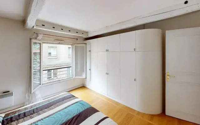 Marais Two Bedroom Haven