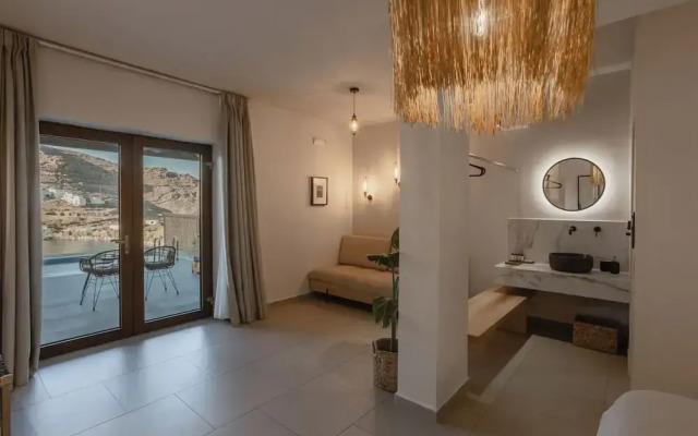 Amal Kythnos Suites