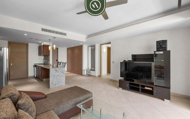 Oceanfront 2 BR Condo - Beach - Restaurant - Gym