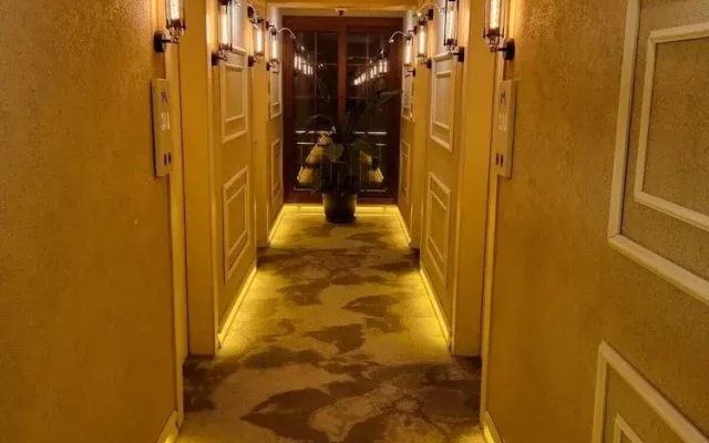Zebra Otel Buca