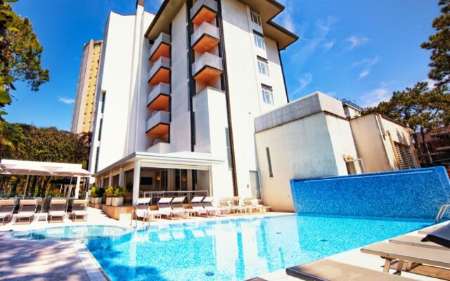 Hotel Bella Venezia Mare вид на фасад