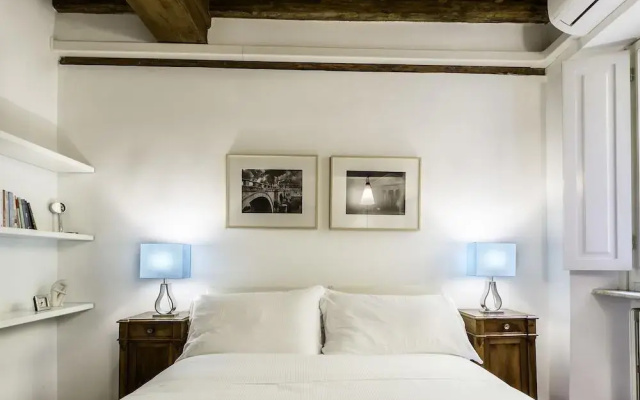 Luxury Flat in the Center of Rome
