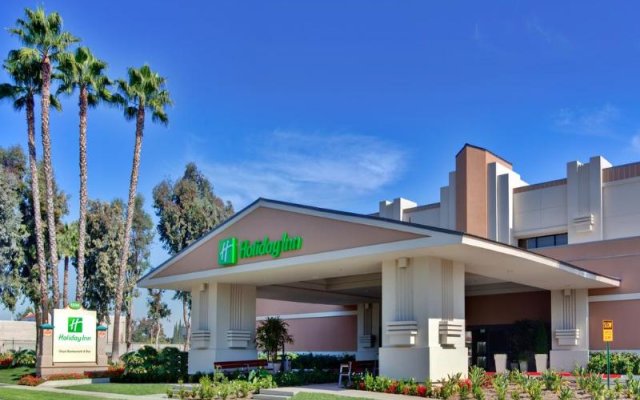 Holiday Inn Hotel & Suites Anaheim 0