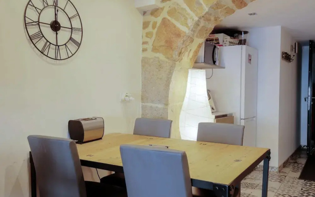 Spacious Apartment for 4 People Lyon