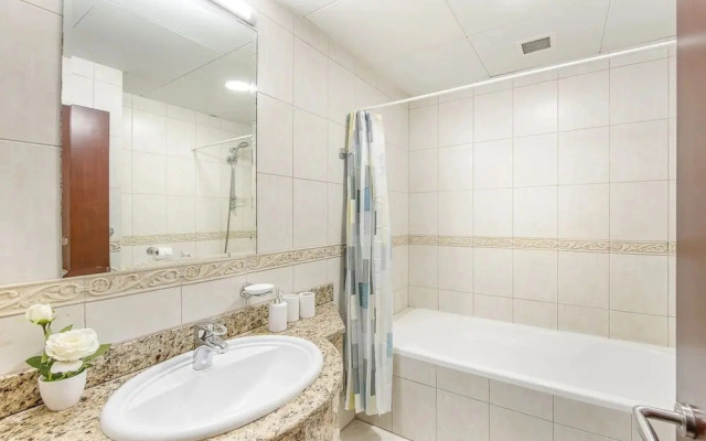 High-floor 2BR With Dubai Marina Views