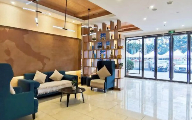Yester Hotel (Yuxi Taobao Street Wanda Plaza)