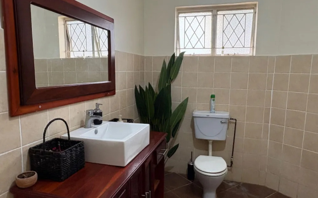 Budget Double Room Mt Pleasant Heights - 2379