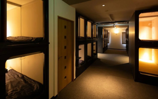 Cabinet Hotel WOWS