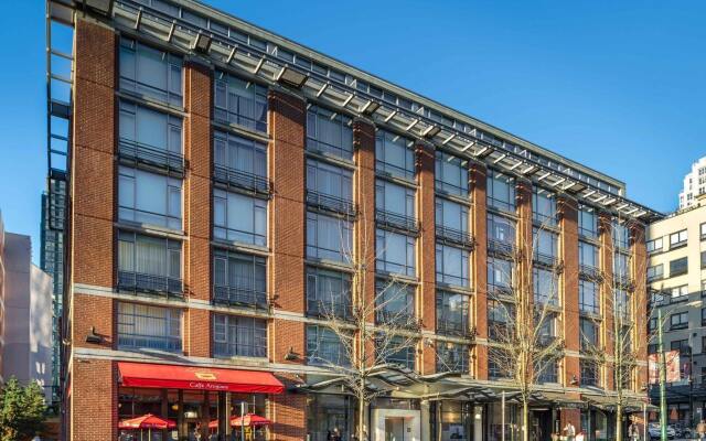 Отель Opus Hotel Канада, Ванкувер - отзывы, цены и фото номеров - забронировать отель Opus Hotel онлайн вид на фасад