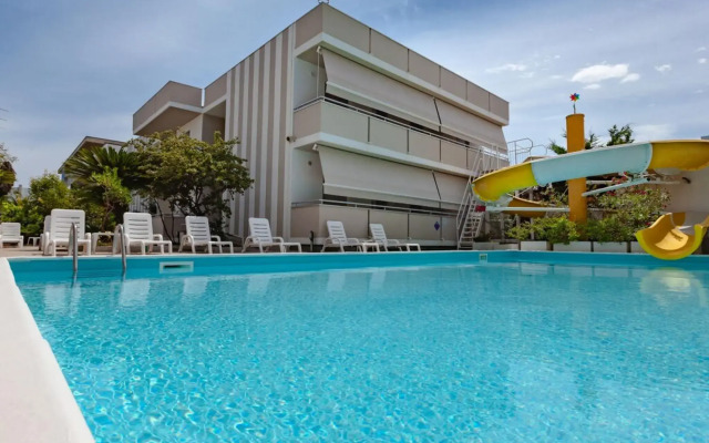 Pleasant Apartment in Alba Adriatica near Sea